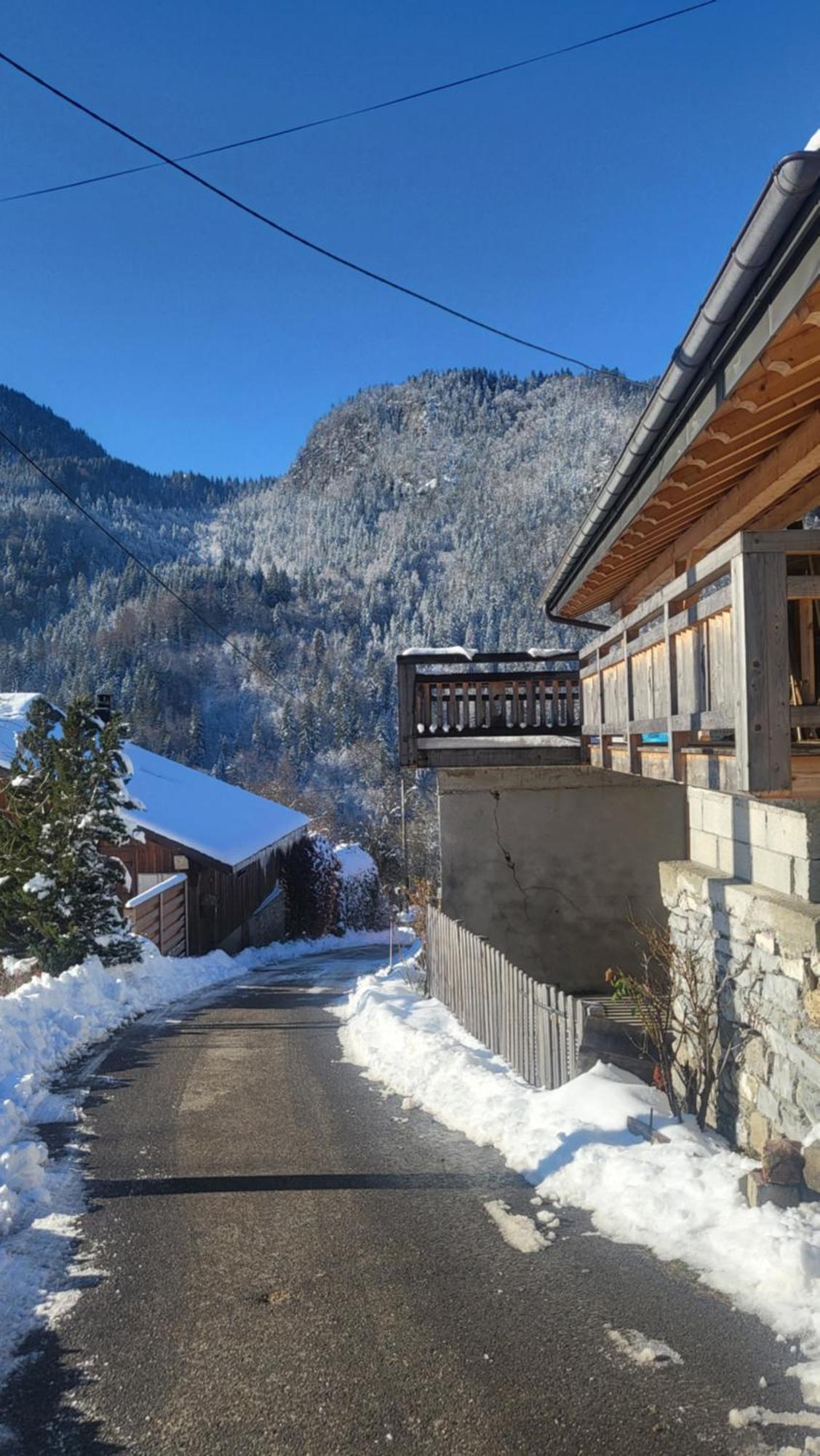 Le Nid Des Cerfs Bed and Breakfast Essert-Romand Buitenkant foto