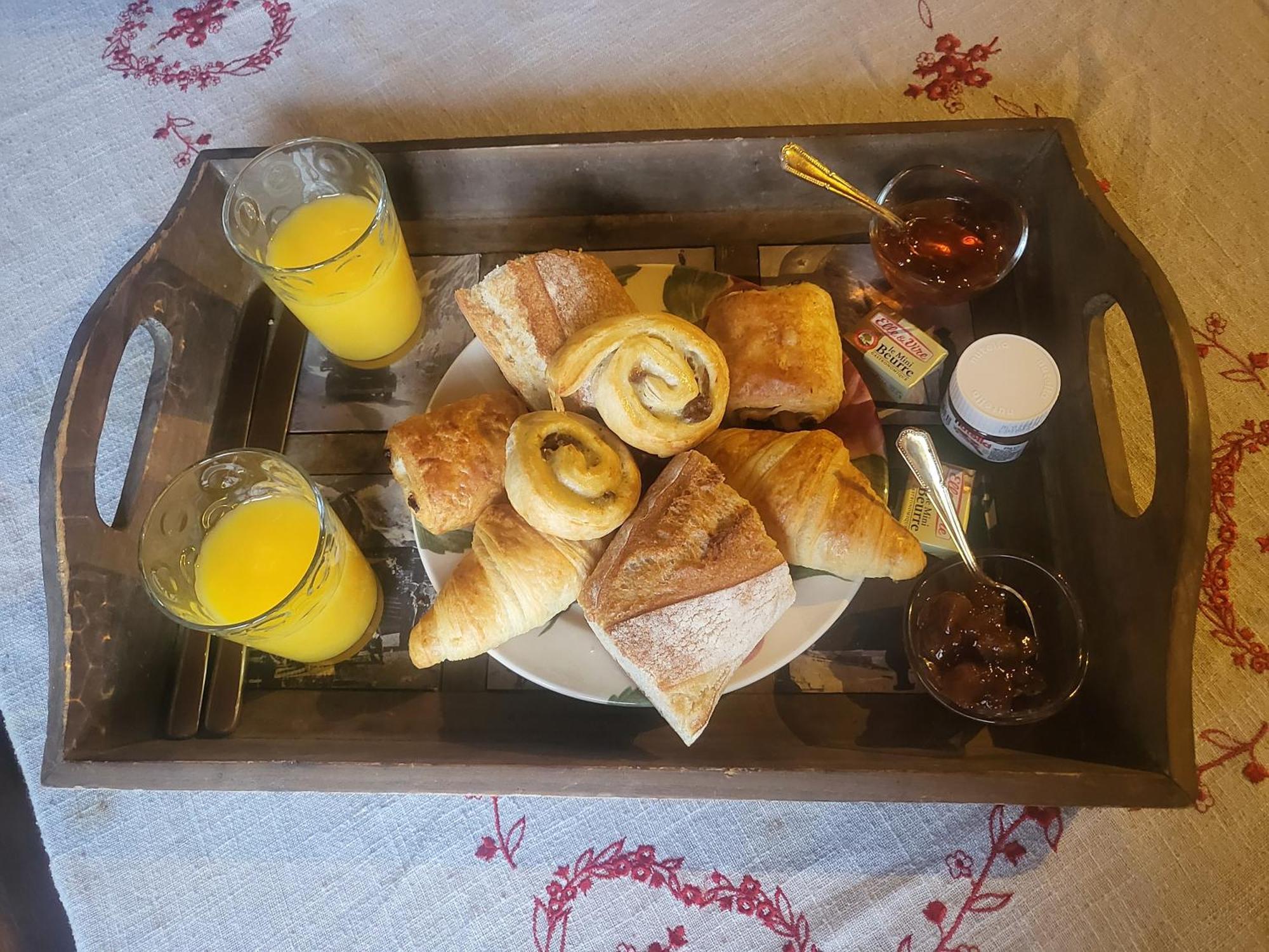 Le Nid Des Cerfs Bed and Breakfast Essert-Romand Buitenkant foto